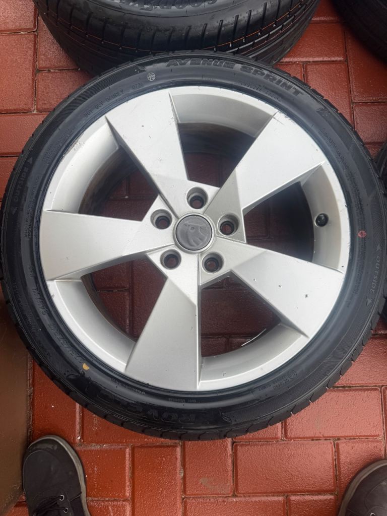 4 Skoda alloy wheels plus tyres 