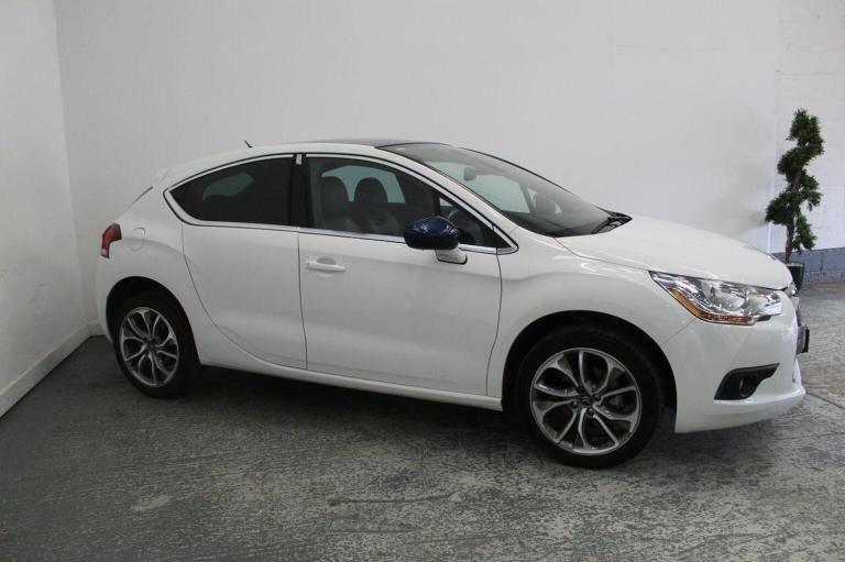 CITROEN DS4 1.6 e-HDi Airdream DStyle Nav Euro 5 (s/s) 5dr 2015