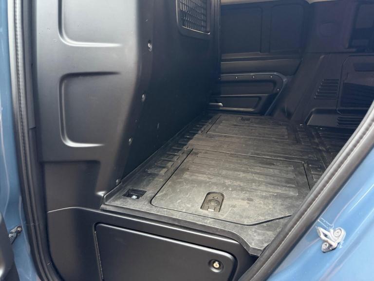 2020 Land Rover Defender 110 3.0 D300 MHEV SE Hard Top SUV Auto 4WD MWB Euro 6 (s/s) 5dr PANEL VA...