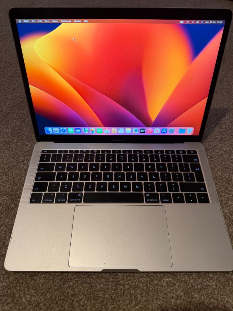 MacBook Pro 2017 13” Retina Display 8GB RAM 120GB SSD