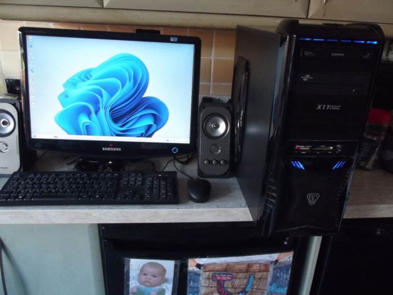 OLDER  ASUS GAMING SET UP