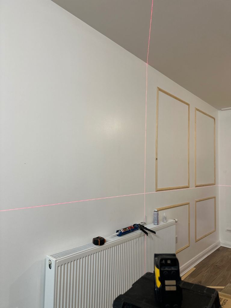Painter & Decorator, Wallpaper & Wall panelling installation, Wallpaper Removal, Skimmer Plastering 