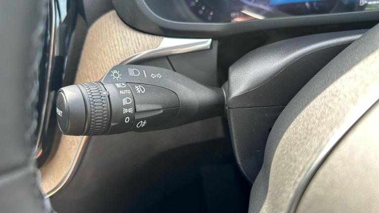 2025 Volvo XC60 2.0 B5 MHEV Plus Auto AWD Euro 6 (s/s) 5dr ESTATE Petrol/Electric Hybrid Automatic