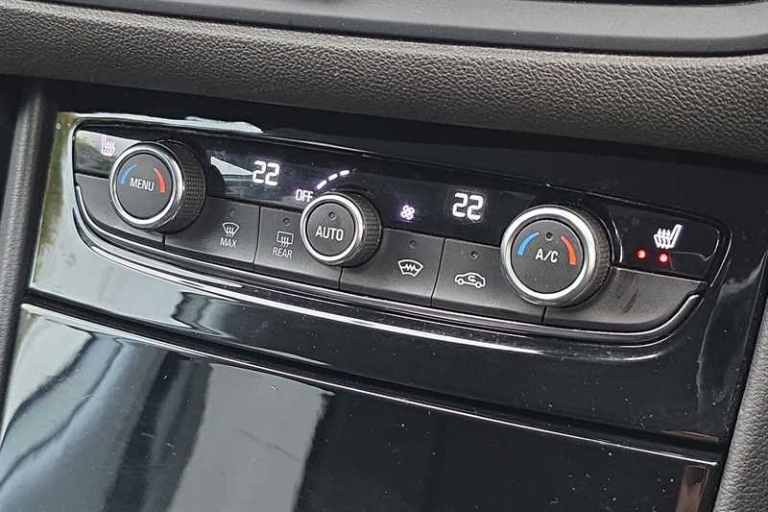 2022 Vauxhall Grandland 1.2 Turbo Elite 5dr HATCHBACK PETROL Manual