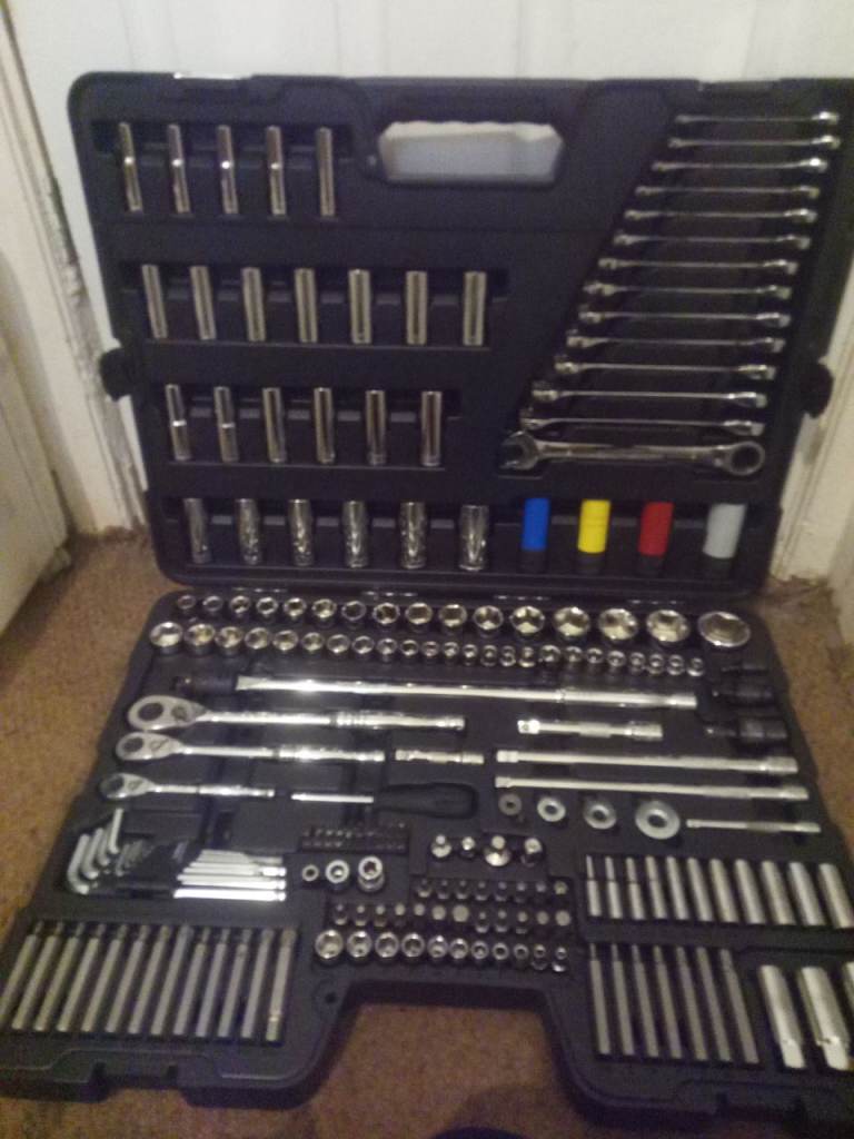 image for Halfords socket set 