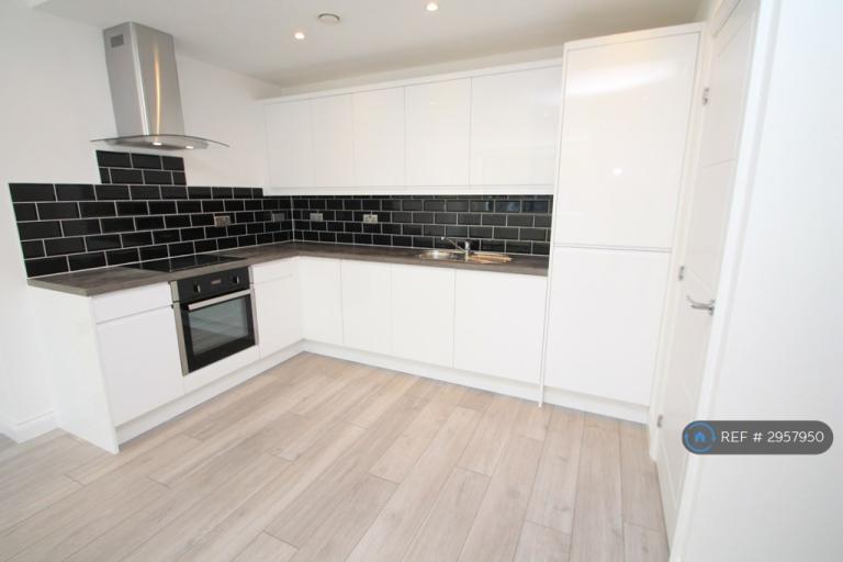 2 bedroom flat in Wing House, Aylesbury, HP20 (2 bed) (#2957950)