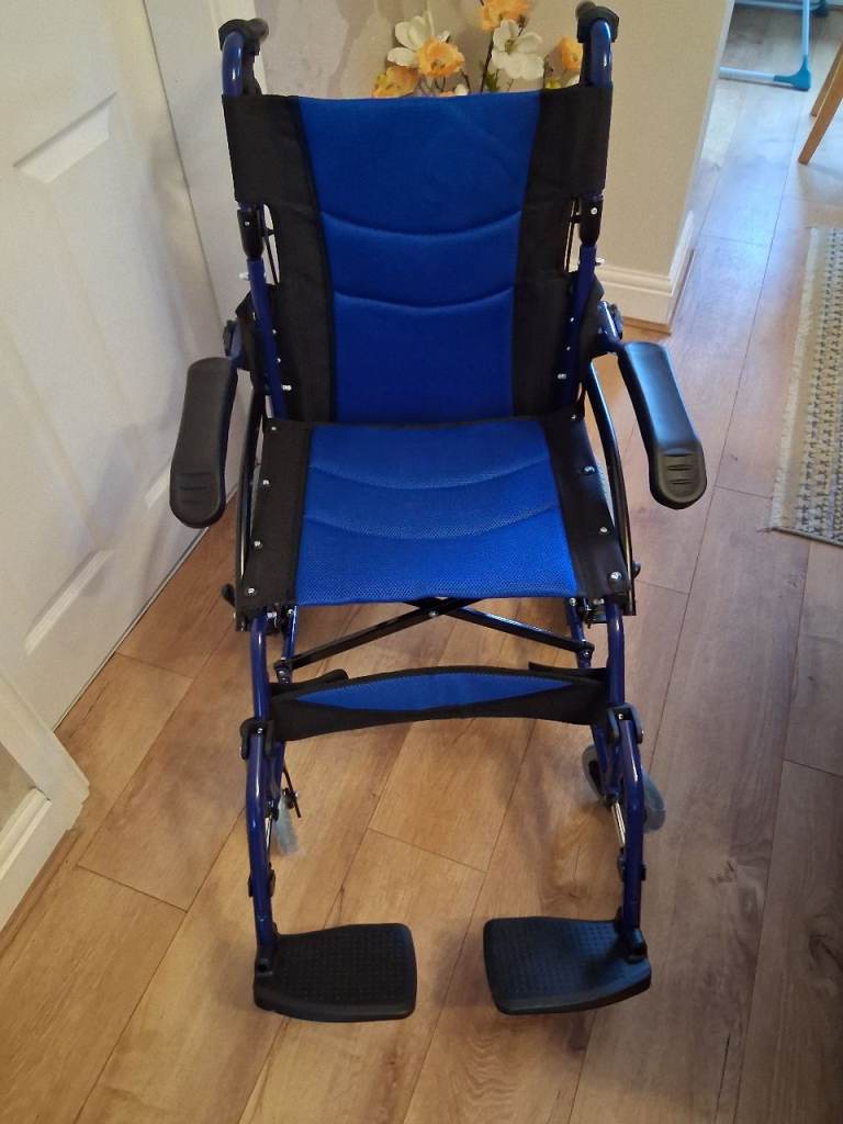 Folding wheelchair