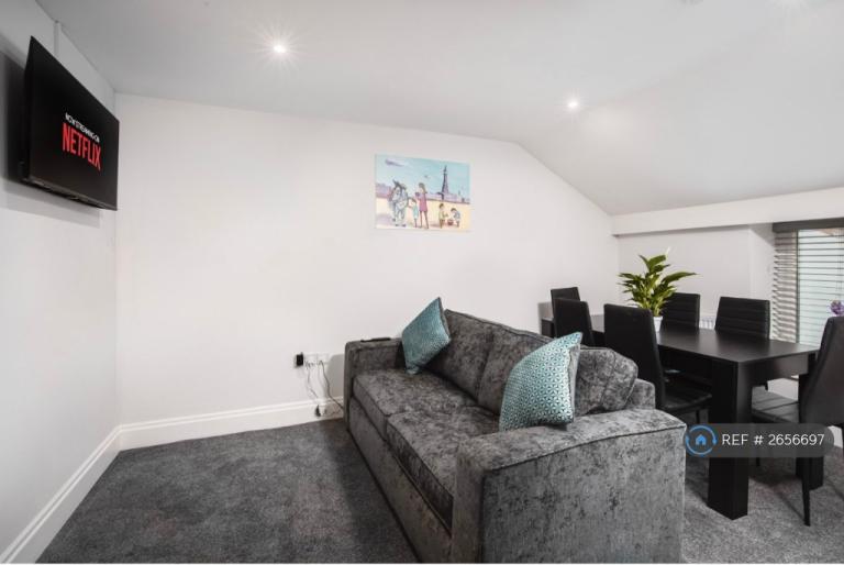2 bedroom flat in No Bills And No Deposit, Blackpool, FY1 (2 bed) (#2656697)