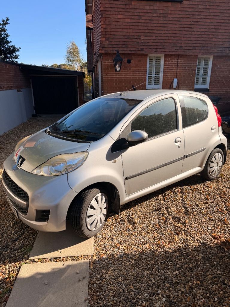 Peugeot, 107, Hatchback, 2011, Semi-Auto, 998 (cc), 5 doors