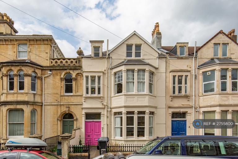 2 bedroom flat in Cotham Vale, Bristol, BS6 (2 bed) (#2755800)