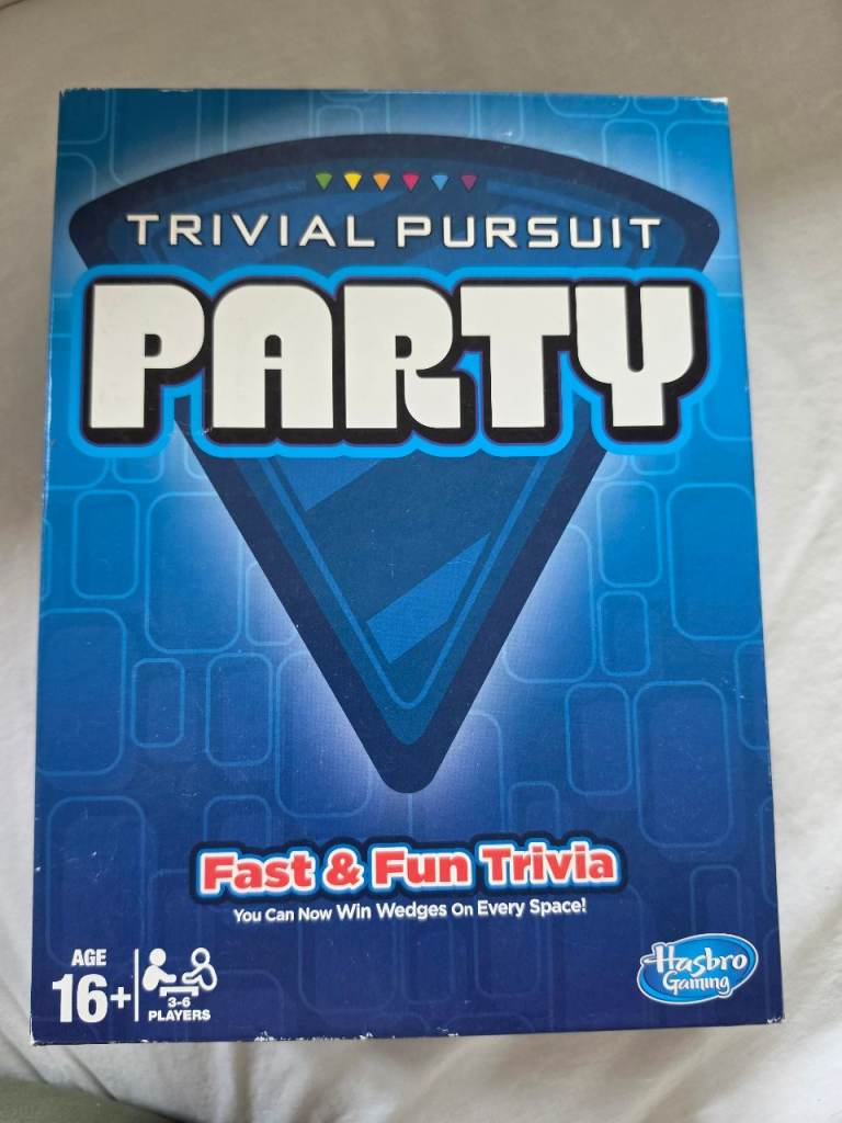Trivial Pursuit Party Board Game - Hasbro, Complete 2013
