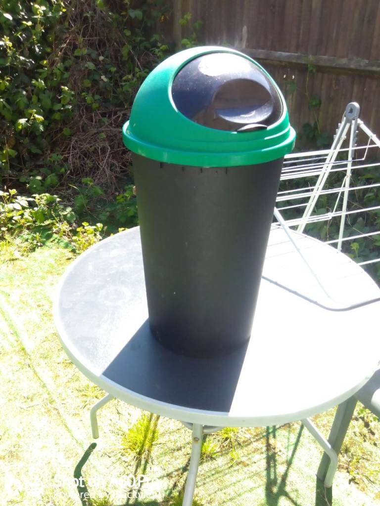 Green and Black Kitchen bin with Swivel Lid