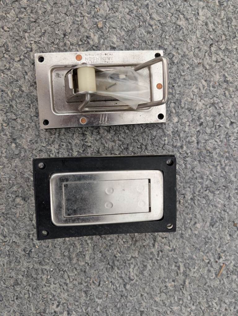 dinghy self bailers