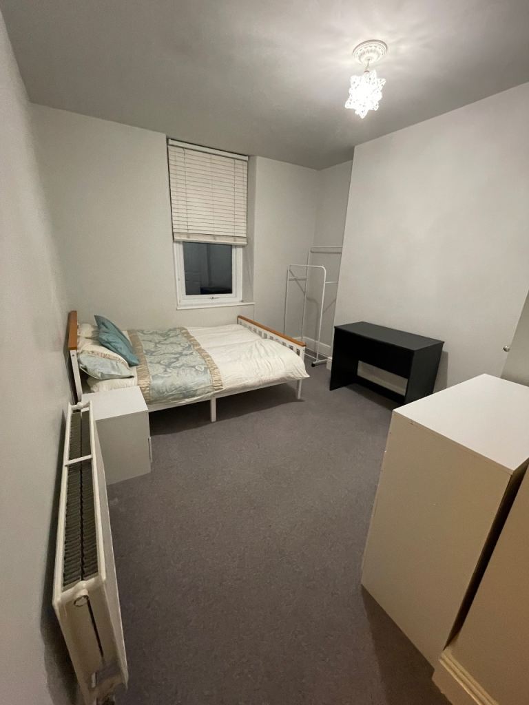 Double en-suite room (bills inc.) next to Barbican available! 