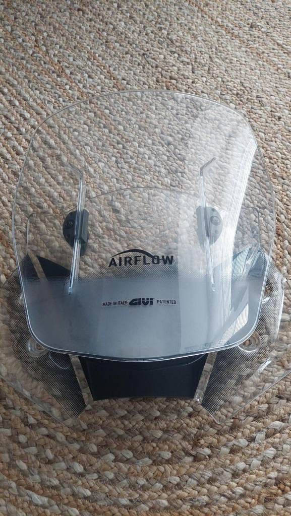 Givi AirFlow transparent windscreen for Suzuki DL650 Vstrom