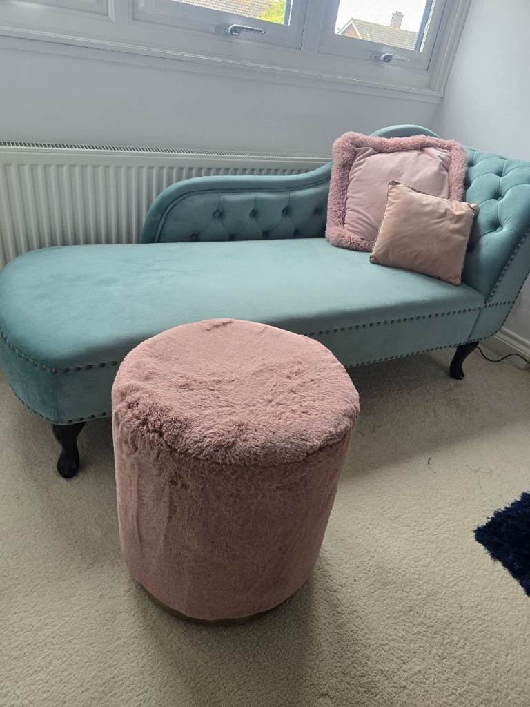 UNUSED ONE ARMED MINT GREEN SOFA SET