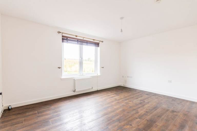 Truly stunning, 4-bedroom (no HMO) family home with garage near Danderhall – available NOW