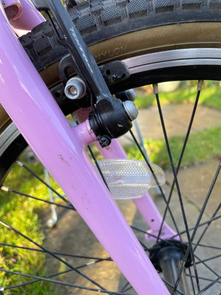 Kid Pinnacle bike (Approx age 5-9)