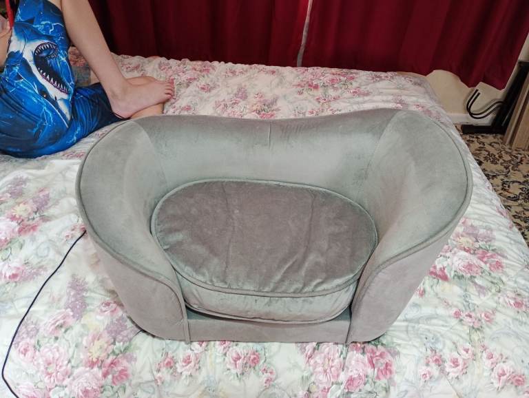 Pet bed settee