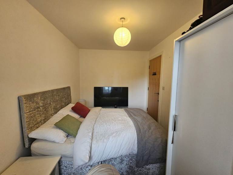 Spacious and Cosy Double Room for Rent in M9 8QB