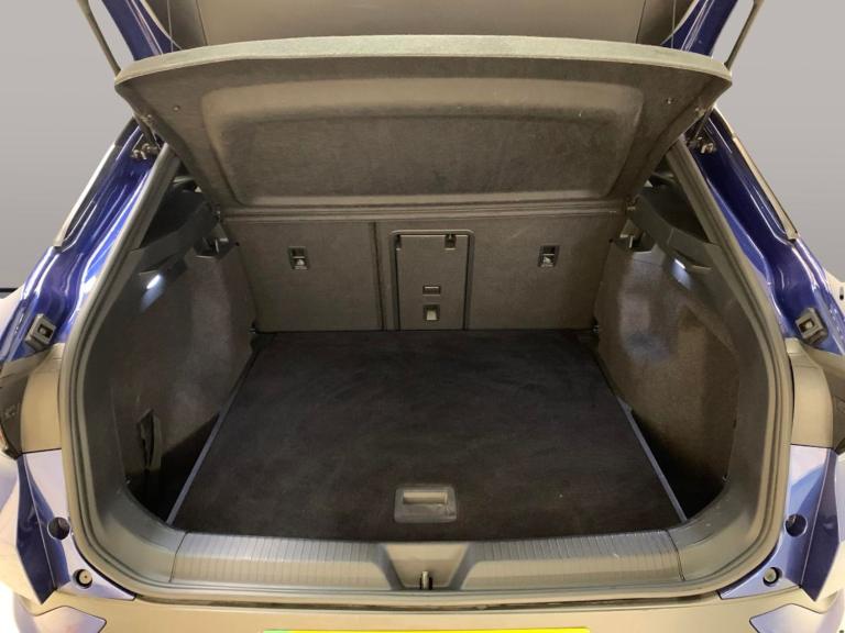 2022 Volkswagen ID.4 Pro Performance 77kWh Family SUV 5dr Electric Auto (204 ps) - HEATED STEERI ...