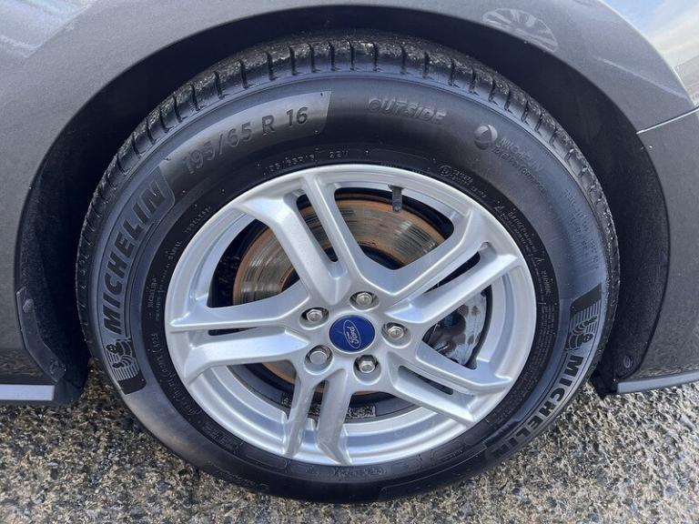 2025 Ford Focus 1.5 EcoBlue 95 Zetec 5dr Estate DIESEL Manual