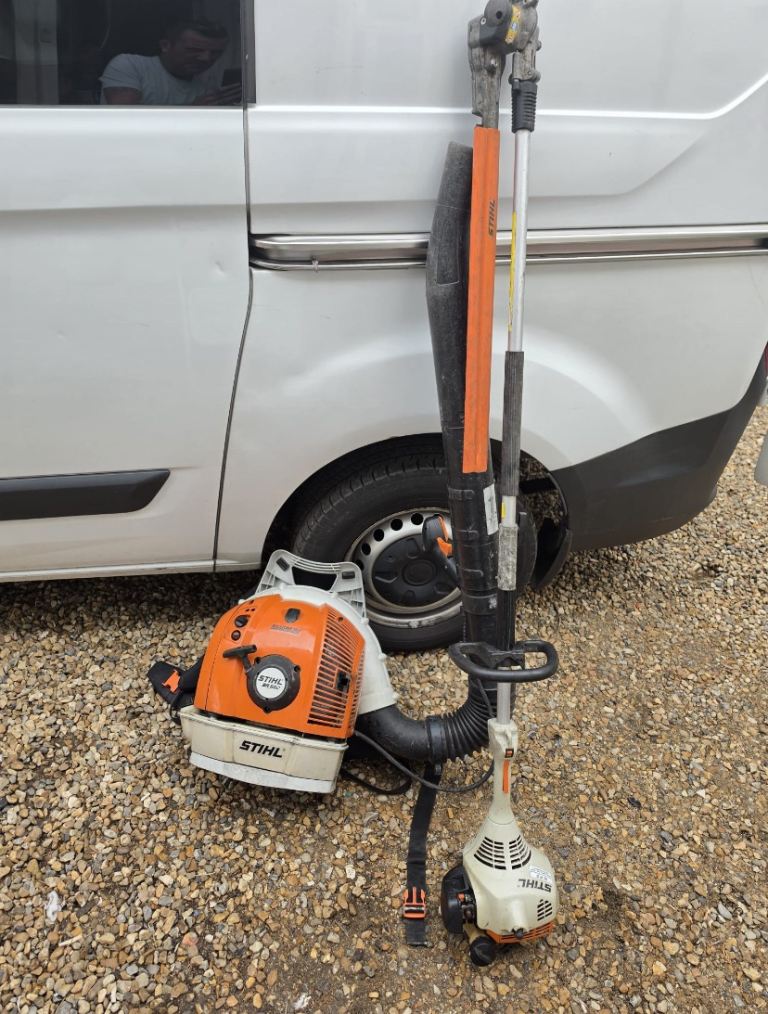 Stihl magnum leaf blower back pack and hedge trimmer shaper proffesional 
