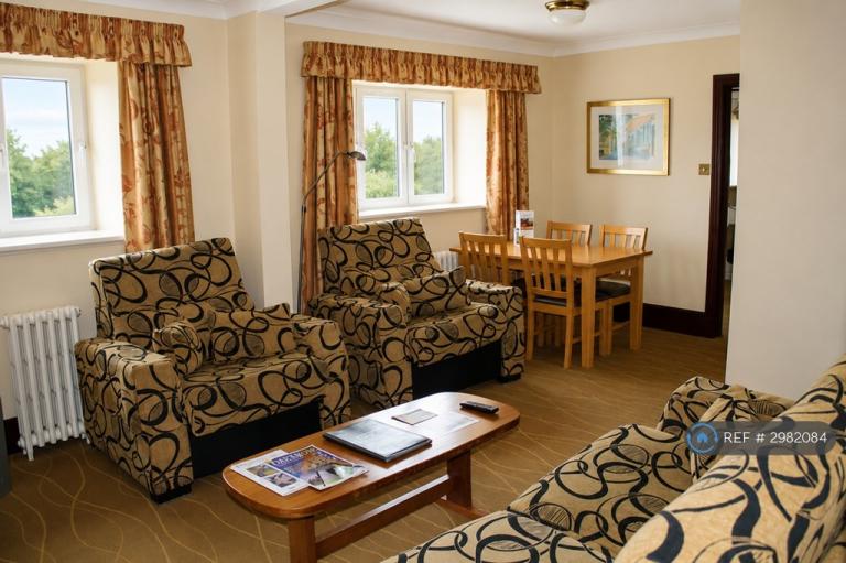 2 bedroom flat in Douglas Avenue, 16 Douglas Avenue Exmouth Ex8 2Ex, EX8 (2 bed) (#2982084)