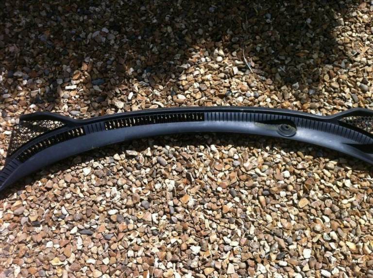 GENUINE PEUGEOT 207CC 2007 WINDSCREEN SCUTTLE PANEL 96818459