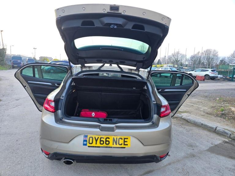 2016 Renault Megane 1.5 dCi Dynamique S Nav EDC Euro 6 5dr Hatchback Diesel Automatic