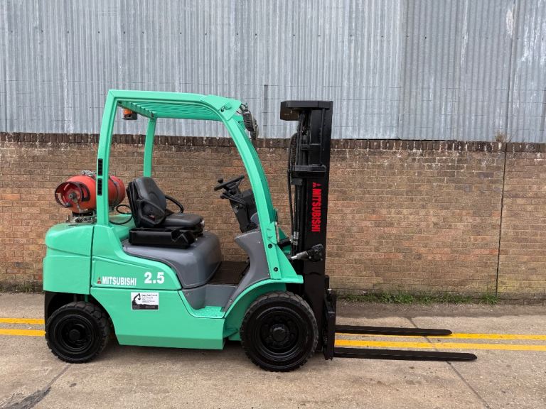 Mitsubishi 2.5Ton Gas Forklift 