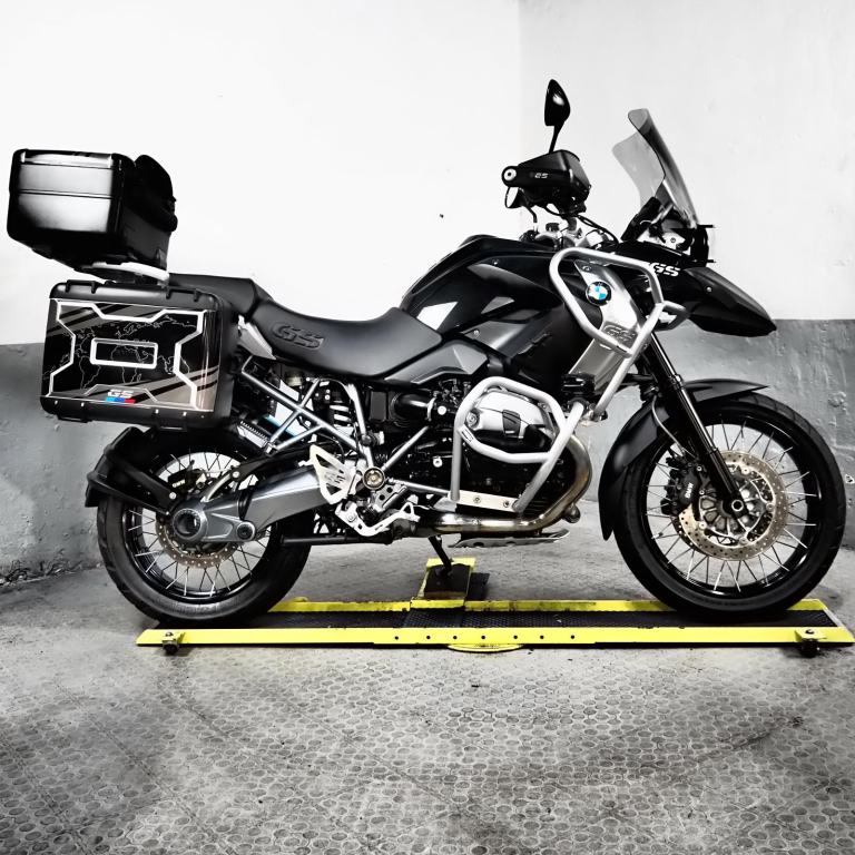 2012 BMW R 1200 GS Triple Black Air cooled full luggage ,large service just done