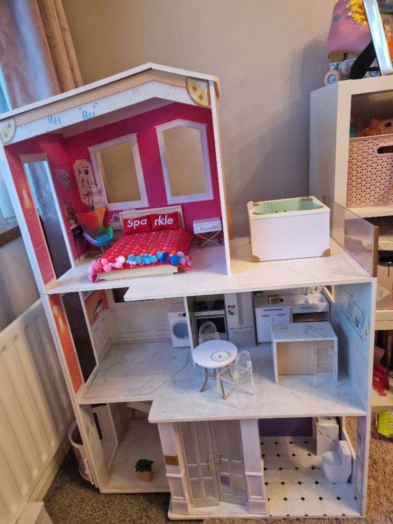 Rainbow high doll house