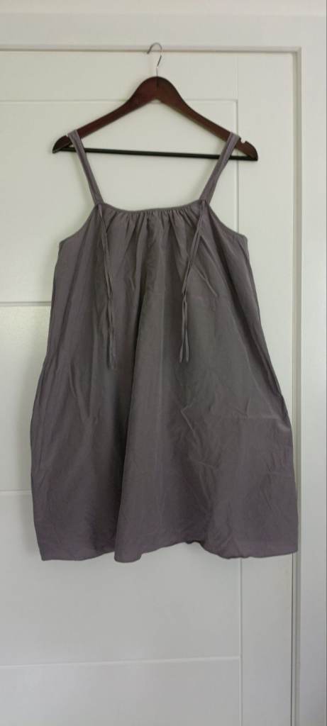 Gap grey summer dress size L adjustable straps knee length