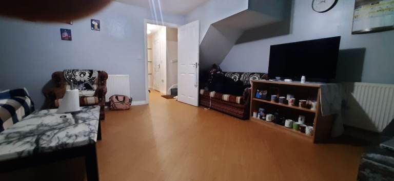 Box room to rent for Girls 