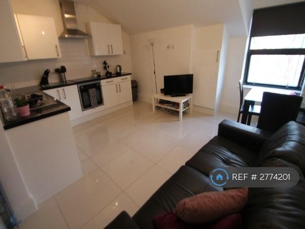 3 bedroom flat in Clarendon Road, Leed, LS2 (3 bed) (#2774201)