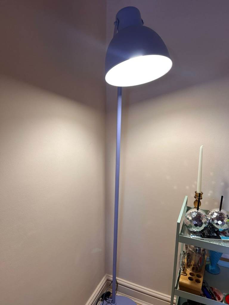 Floor lamp