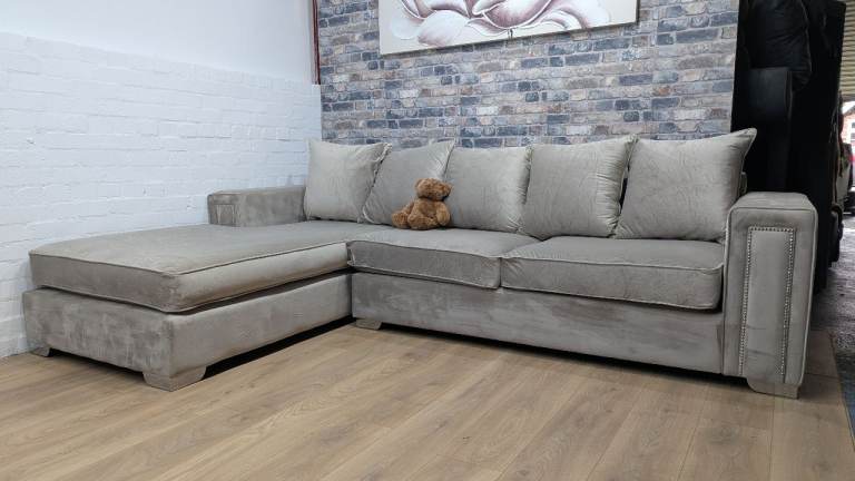 Cream corner sofa-DELIVERY AVAILABLE