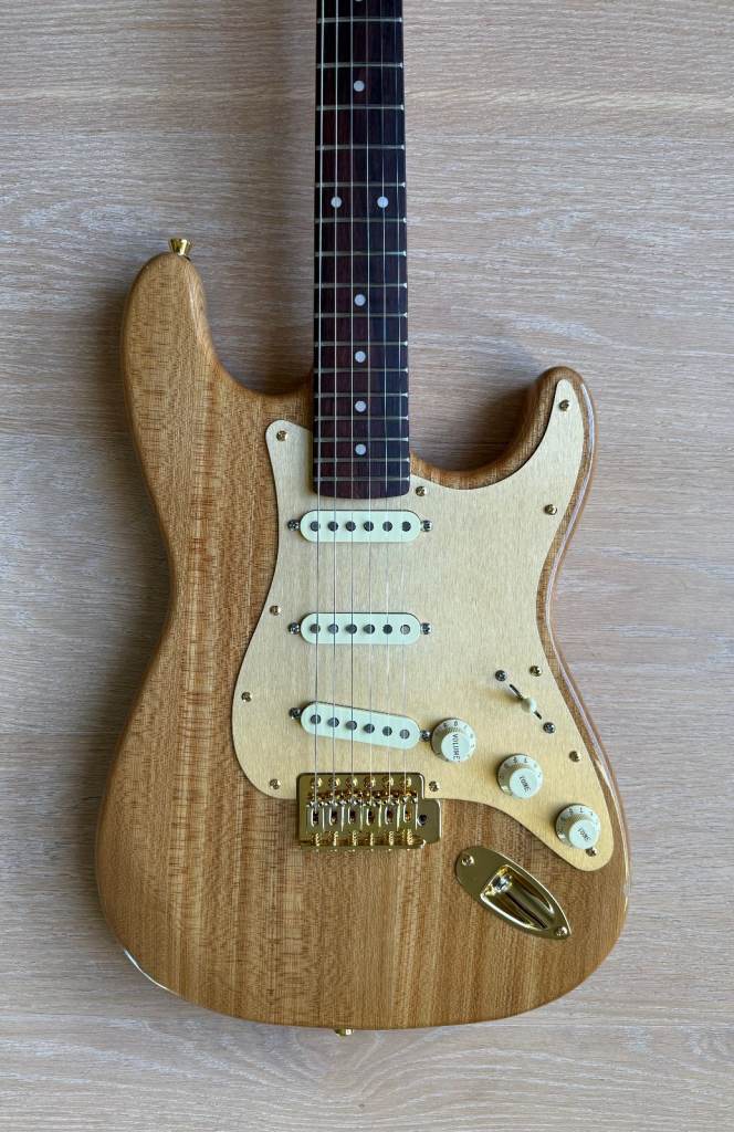 Fender Stratocaster Custom Build-Fender Pure Vintage 65 pickups, James Home of Tone Electrics Strat