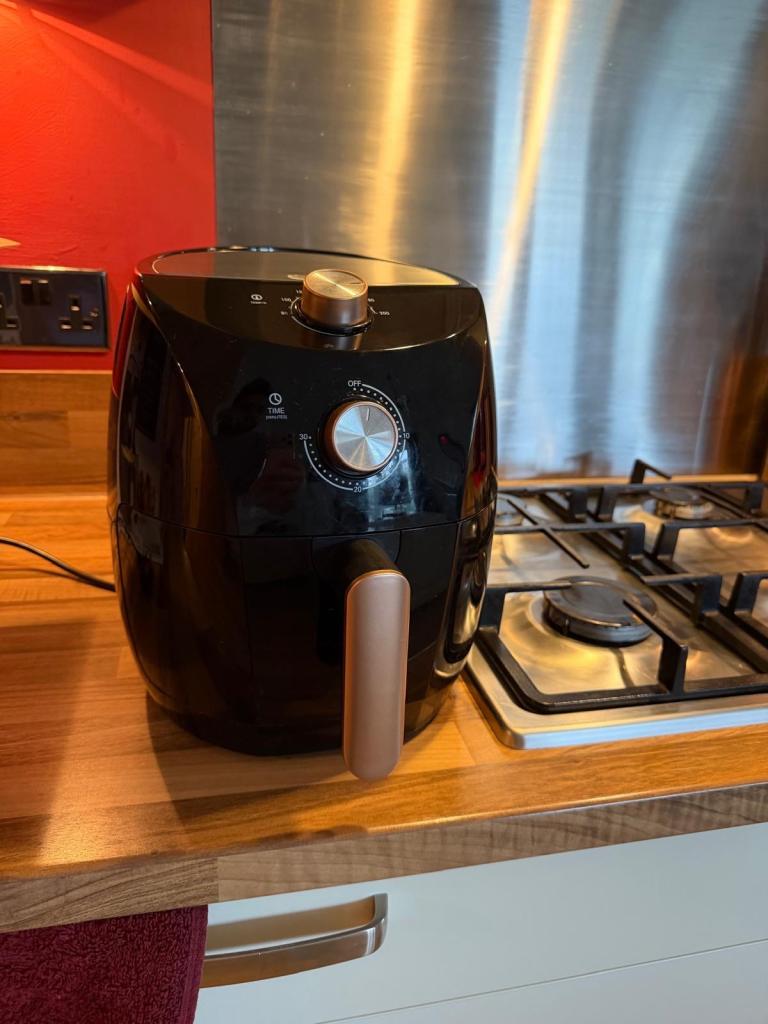 Air Fryer – Like New, Only Used 2 Months