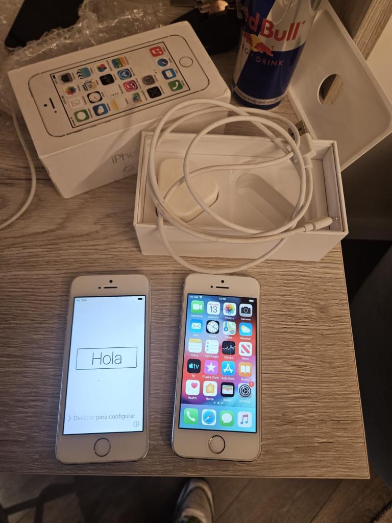 iPhone 5s x 2 phones bundle unlocked 