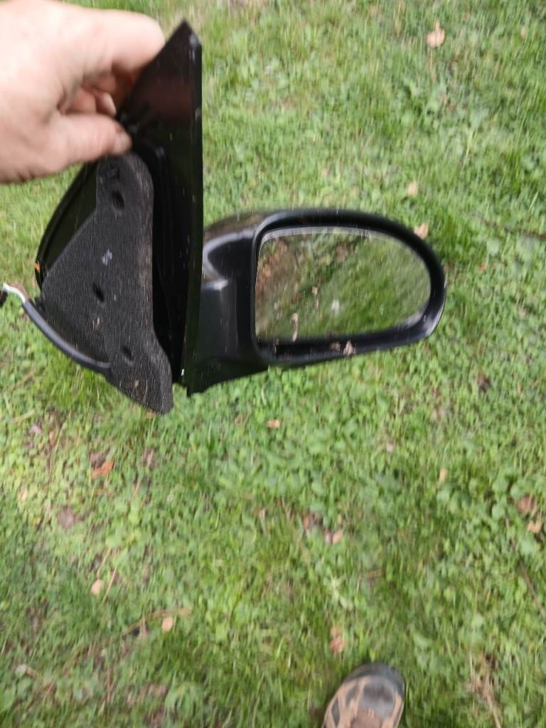 Free electric wing mirror ford fous 1999 brand new