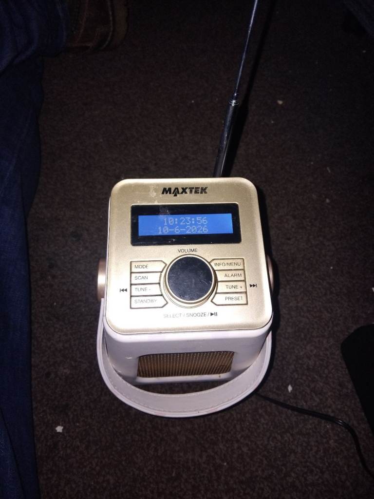 Dab digital radio alarm with Bluetooth 