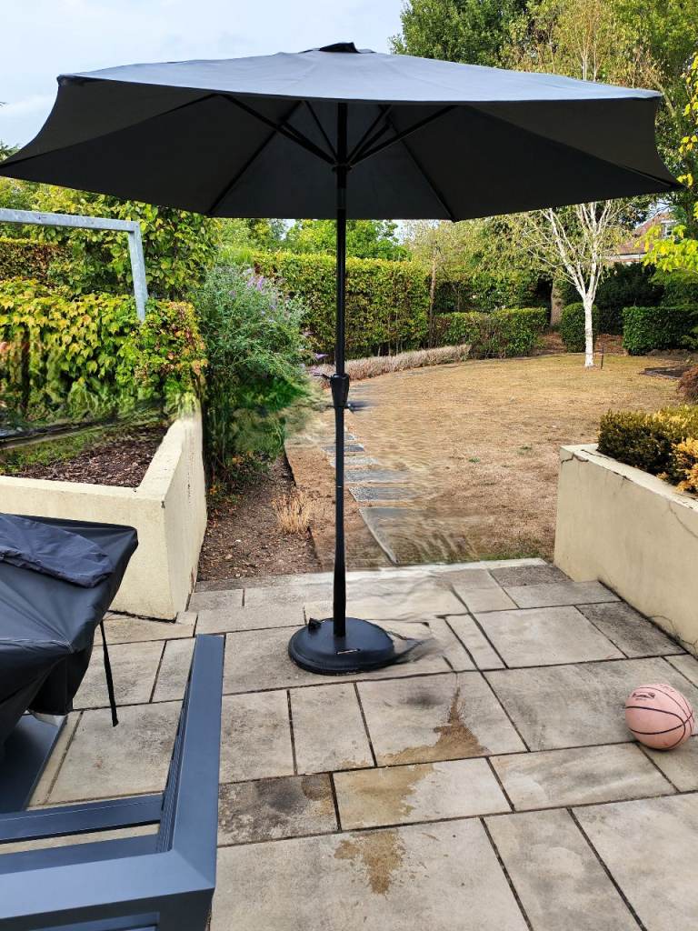 3m Round Grey Garden Parasol with tilt feature  – Good Condition