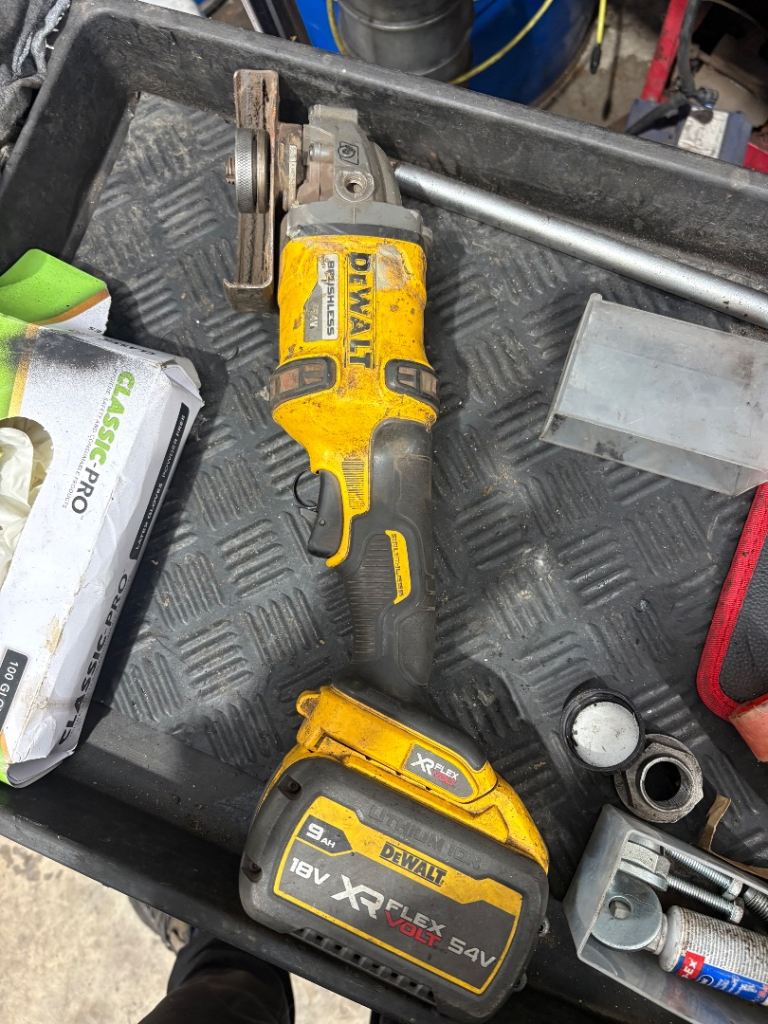 Dewalt DCG414 54v battery grinder 