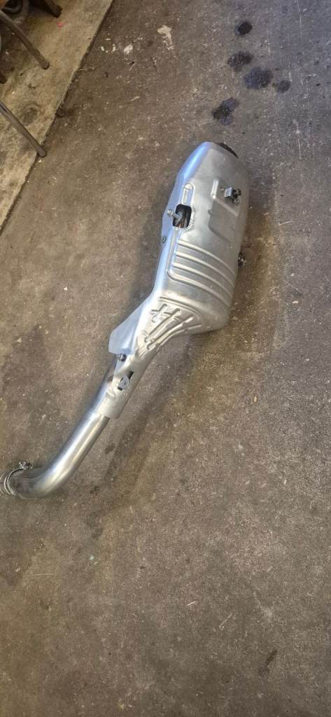 Exhaust pipe for a CBR600RR