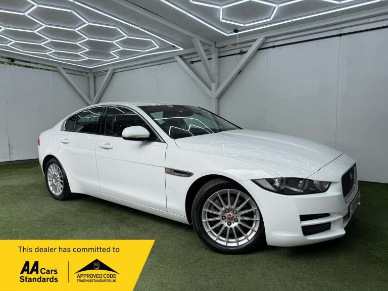 2018 Jaguar XE 2.0d SE 4dr Auto SALOON DIESEL Automatic