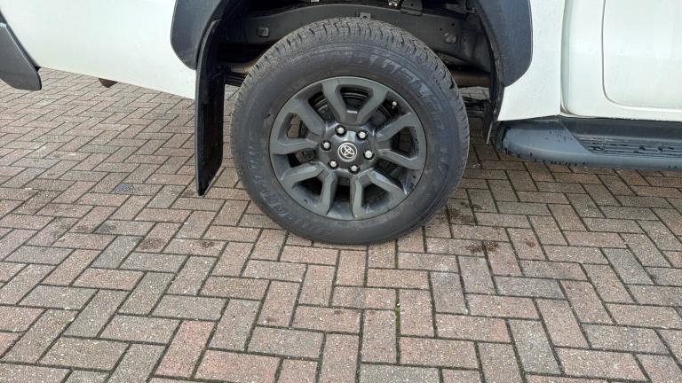 2025 Toyota Hilux Diesel Invincible X D/Cab Pick Up 2.8 Hybrid 48V Auto Double Cab Pick-up Diesel...