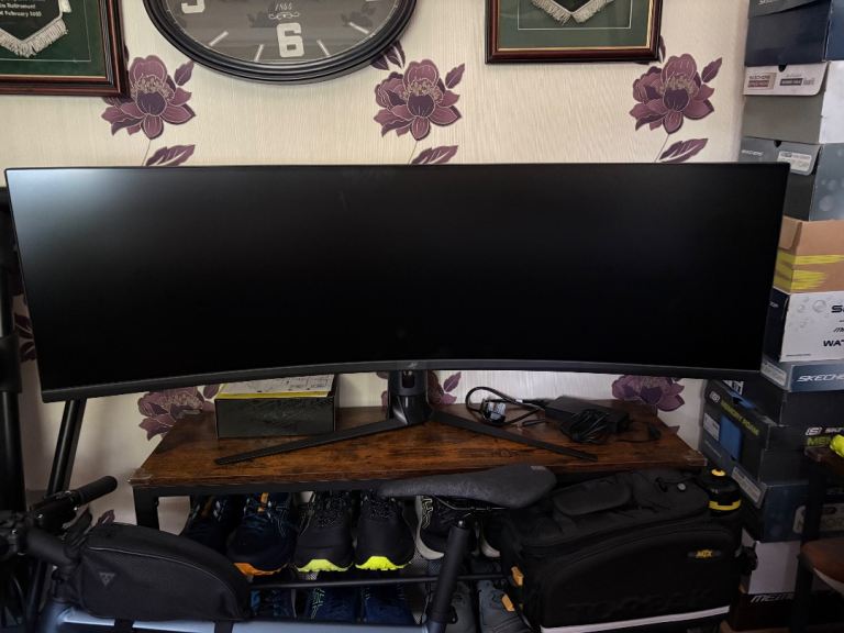 Asus 49” monitor 