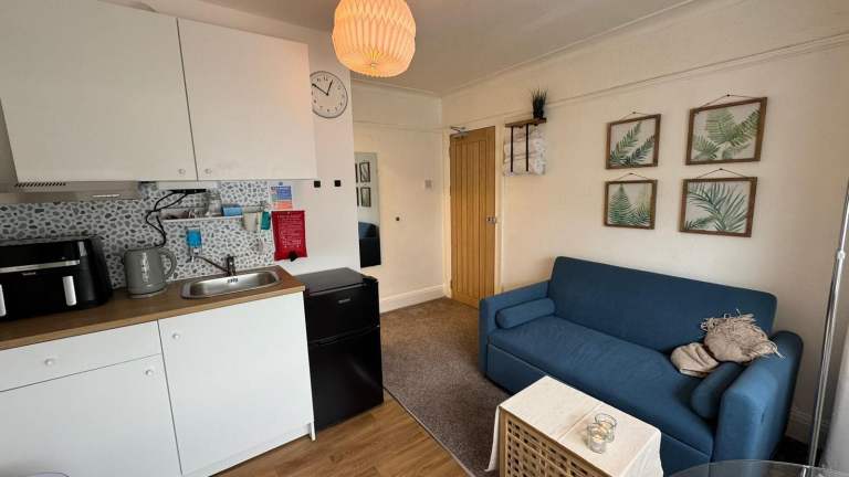 Self contained flat all bills included